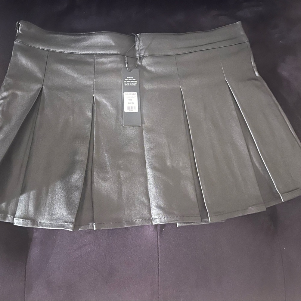 Fashion Nova Shiny Black Pleated Skater Skirt